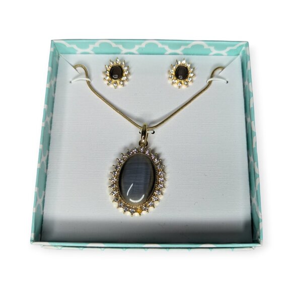NWT Earring & Necklace Set with Gray Stones and Gold Tone Chain - Picture 1 of 9